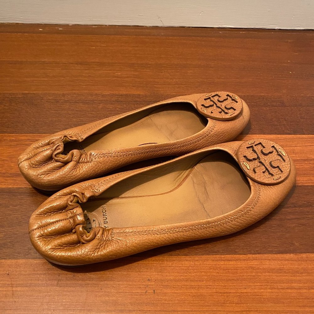 Tory Burch Beige Flats Size 9